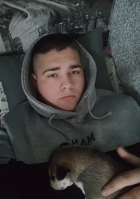 Валік з Чернівців, мені 19 років, познайомлюсь без зобов'язань