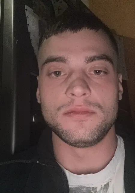 Я Daniel, 24, знакомлюсь для постоянных отношений в Майнце