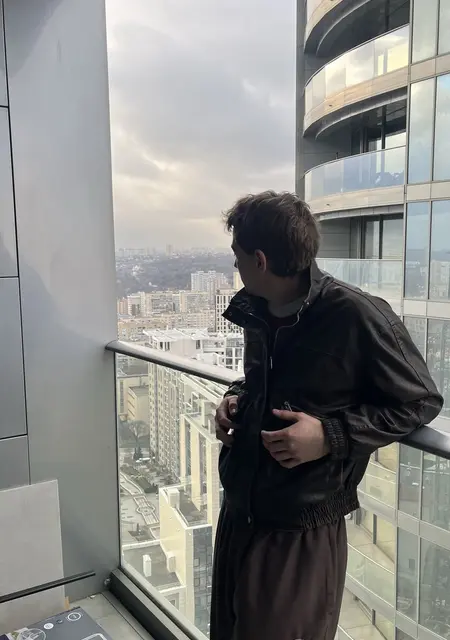 Я Кирилл, 20 років, знайомлюсь для спілкування у Києві