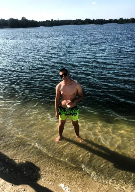 Я Александр, 20, из Харькова, ищу знакомство для вирта