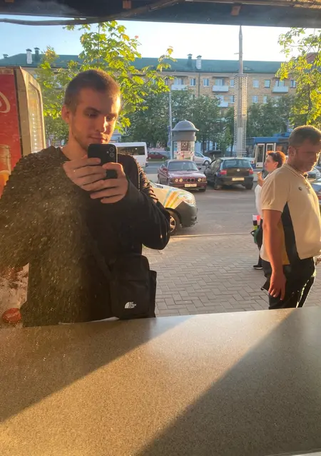Илья из Бреста, мне 21, познакомлюсь для открытые отношения