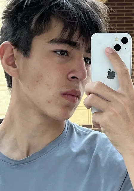 Я Alik, 20, знакомлюсь на одну ночь в Бишкеке