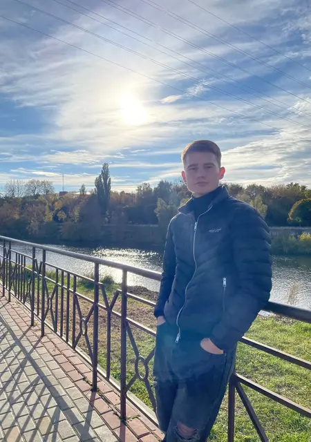 Я Данил, 22, знакомлюсь без обязательств в Сумах