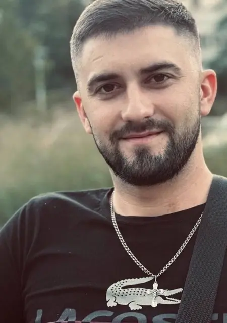 Я Артур, 28, из Жёлтых Воды, ищу знакомства на одну ночь