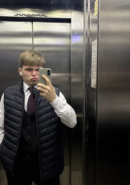 Nikita из Варшавы, мне 25, познакомлюсь без обязательств