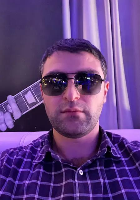 Мурад из Риги, мне 35, познакомлюсь на одну ночь