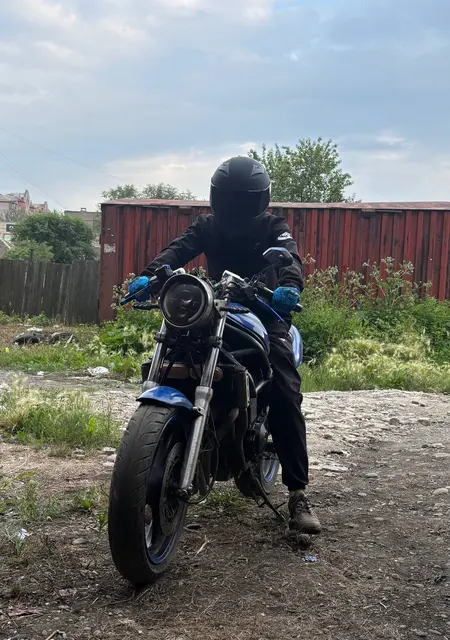 Я Михаил, 18, из Ноттингема, ищу знакомство для дружбы