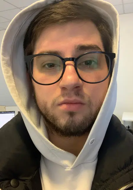 Влад Бабий из Харькова, мне 30, познакомлюсь для открытые отношения