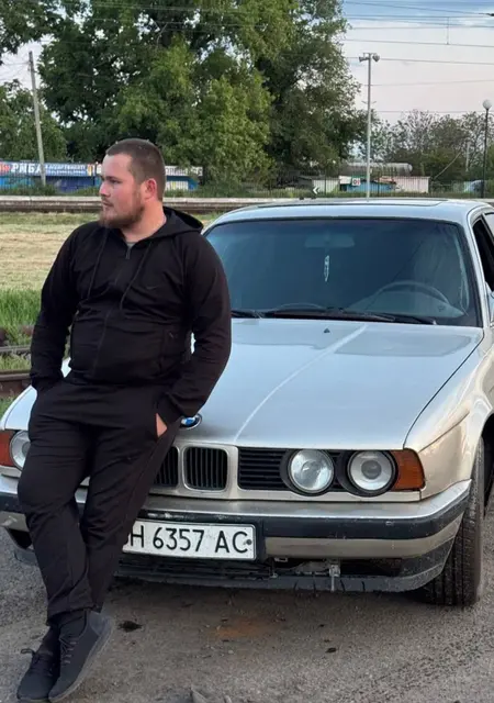 Я Владлен, 22 років з Павлограда, шукаю знайомства без зобов'язань