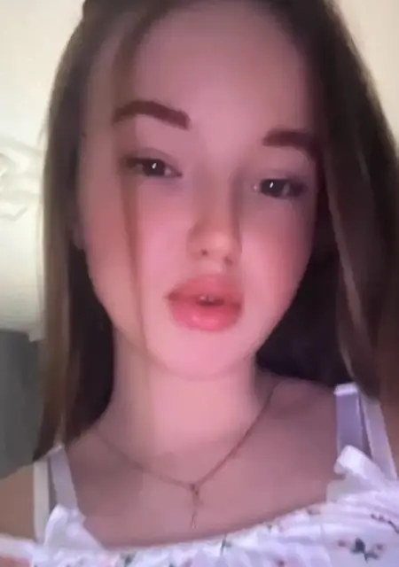 Я Иришка, 20, из Лондона, ищу знакомство для общения