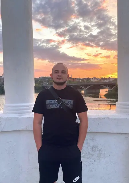 Я Богдан, 23 років з Вінниці, шукаю знайомство для приємного проведення часу