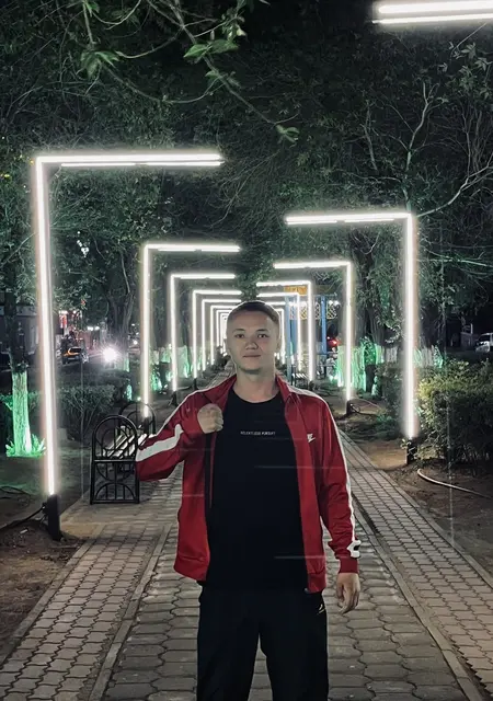 Я Тимур, 21, из Усть-Каменогорска, ищу знакомство для приятного времяпровождения