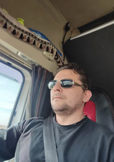 Алексей из Гродно, мне 39, познакомлюсь на одну ночь