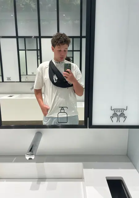 Я Jakub, 18, из Варшавы, ищу знакомства на одну ночь