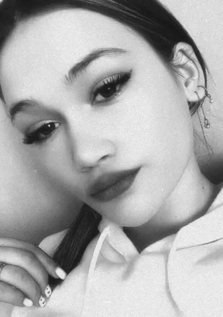 Я Ангеліна, 21 років, знайомлюсь для відкриті стосунки у Чернігові