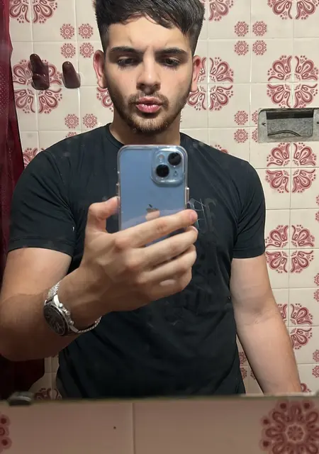 German из Буэнос-айреса, мне 23, познакомлюсь для приятного времяпровождения