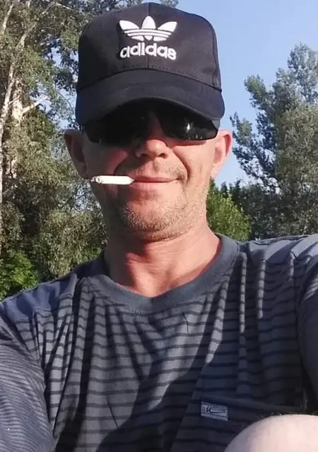 Александр из Славянска, ищу на сайте знакомства без обязательств