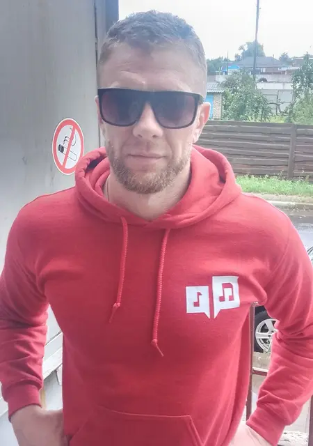 Я Михаил, 40, знакомлюсь без обязательств в Гомеле