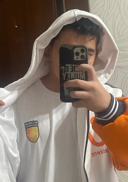 Я Акбар, 19, из Ташкента, ищу знакомство для открытые отношения