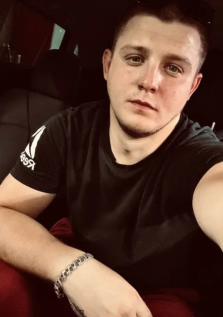 Андрей из Макеевки, ищу на сайте знакомства на одну ночь