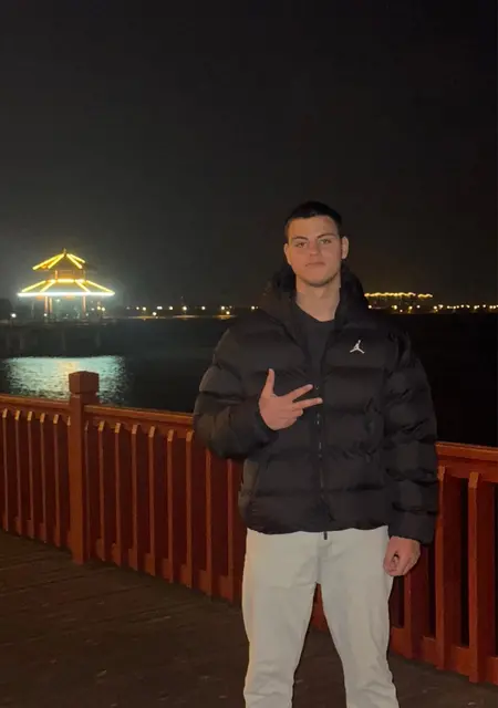 Я Алексей, 24, знакомлюсь без обязательств в Берлине