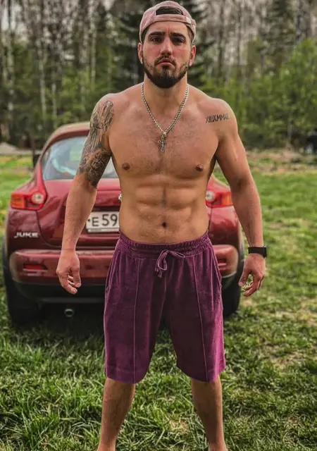 Ник из Амстердама, мне 30, познакомлюсь на одну ночь