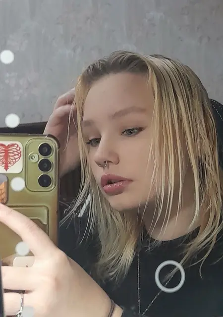 Я Виктория, 18, из Минска, ищу знакомство для дружбы