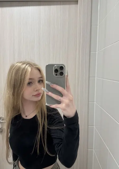 Я Настя, 21 років, знайомлюсь для вірт у Києві