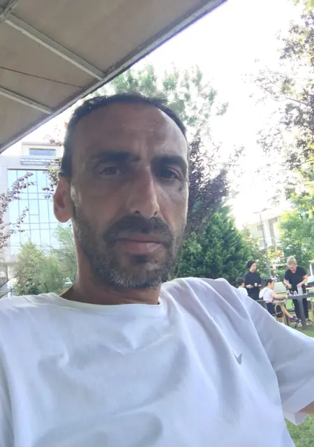 Efe из Стамбула, ищу на сайте знакомства на одну ночь