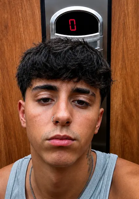Soy Aronn, 18 años de Alovera, busco conocer gente para conversación virtual