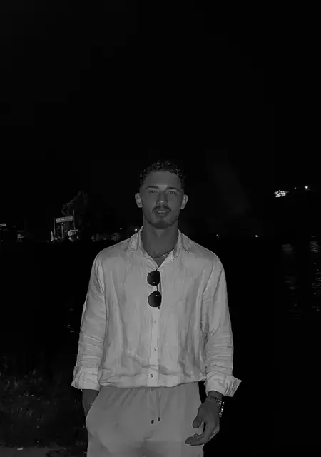 Я Adnan, 20, знакомлюсь на одну ночь в Балыкесире