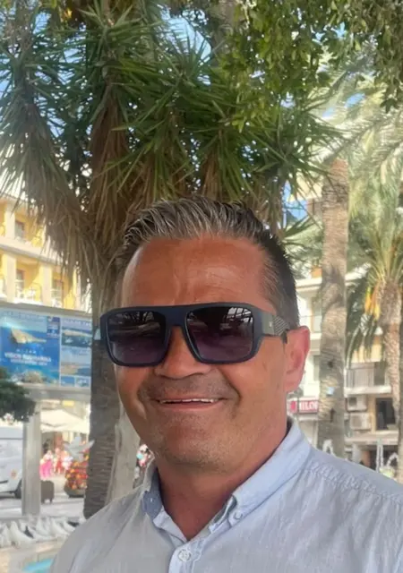 Richard de Alicante, tengo 48 años, listo para conocer para lío de una noche