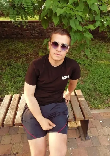 Я Александр, 20, знакомлюсь без обязательств в Донецке