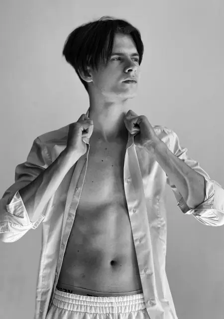 Я Максим, 20, из Дронтена, ищу знакомства без обязательств