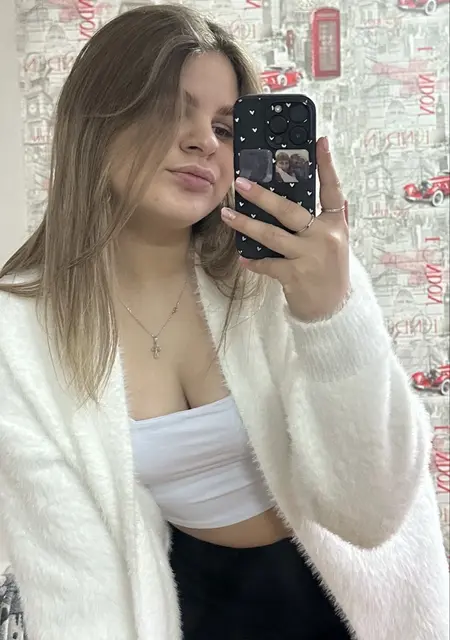Мари из Парижа, мне 23, познакомлюсь на одну ночь