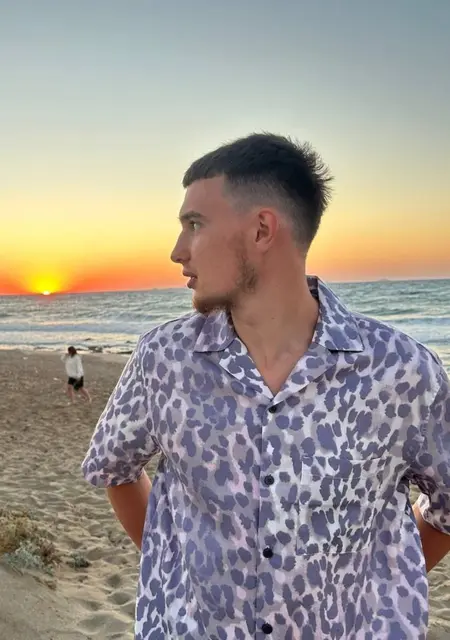 Влад з Хмільник, мені 22 років, познайомлюсь для приємного проведення часу