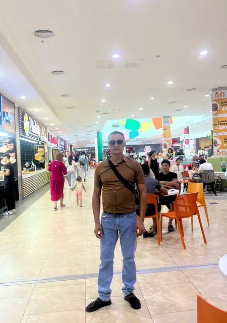 Я Дима, 30, из Амстердама, ищу знакомство для постоянных отношений