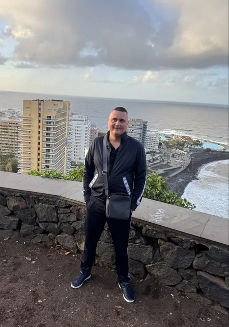 Я Александр, 36, из Варны, ищу знакомство для совместных путешествий