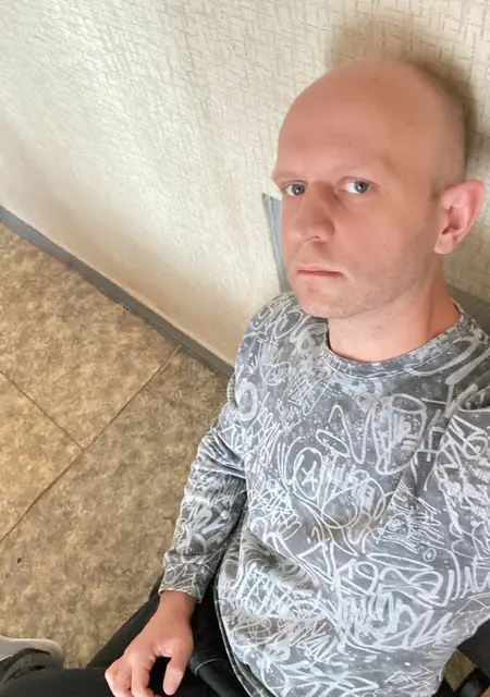 Антон из Кривого Рога, мне 39, познакомлюсь для дружбы