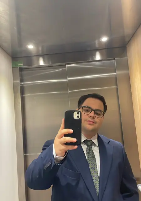 Soy Álvaro, 21 años, conociéndome para lío de una noche en Sevilla