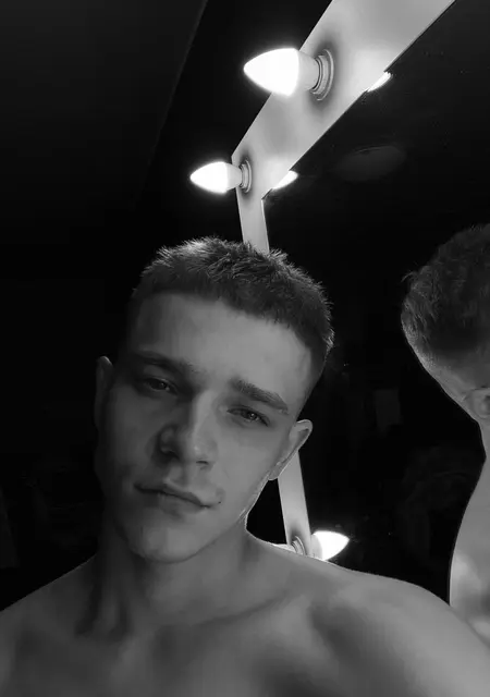 Viktor из Киева, мне 23, познакомлюсь для общения