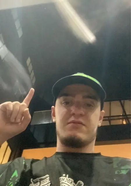 Я Расул, 25, из Бангкока, ищу знакомства на одну ночь