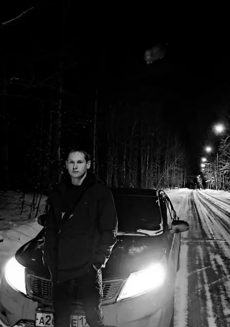 Я Николай, 19, из Парижа, ищу знакомства без обязательств