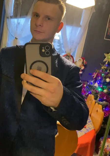 Sebastian из Познани, мне 23, познакомлюсь для вирта