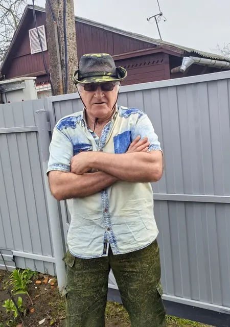Я Vlad, 73, знакомлюсь для общения в Жодино