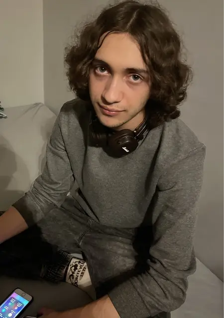 Я Yevhenii, 19, знакомлюсь без обязательств в Варшаве