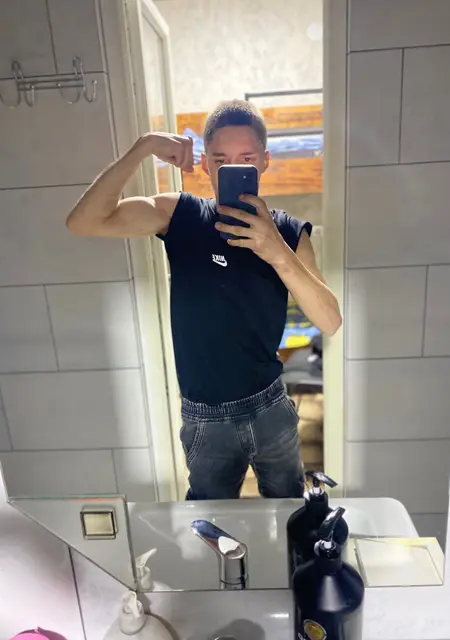 Ростислав из Умани, мне 25, познакомлюсь для вирта