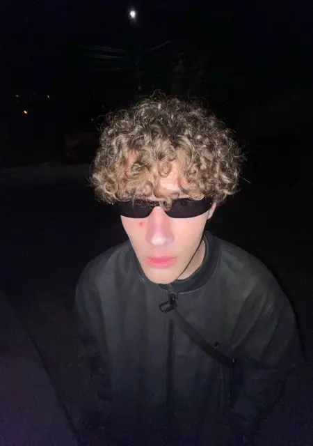 Валентин из Хмельницкого, ищу на сайте знакомства без обязательств