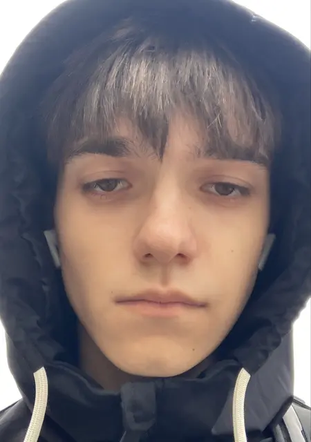 Максим из Калинковичей, ищу на сайте общение