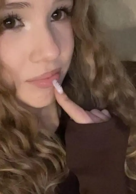 Диана из Праги, мне 18, познакомлюсь без обязательств